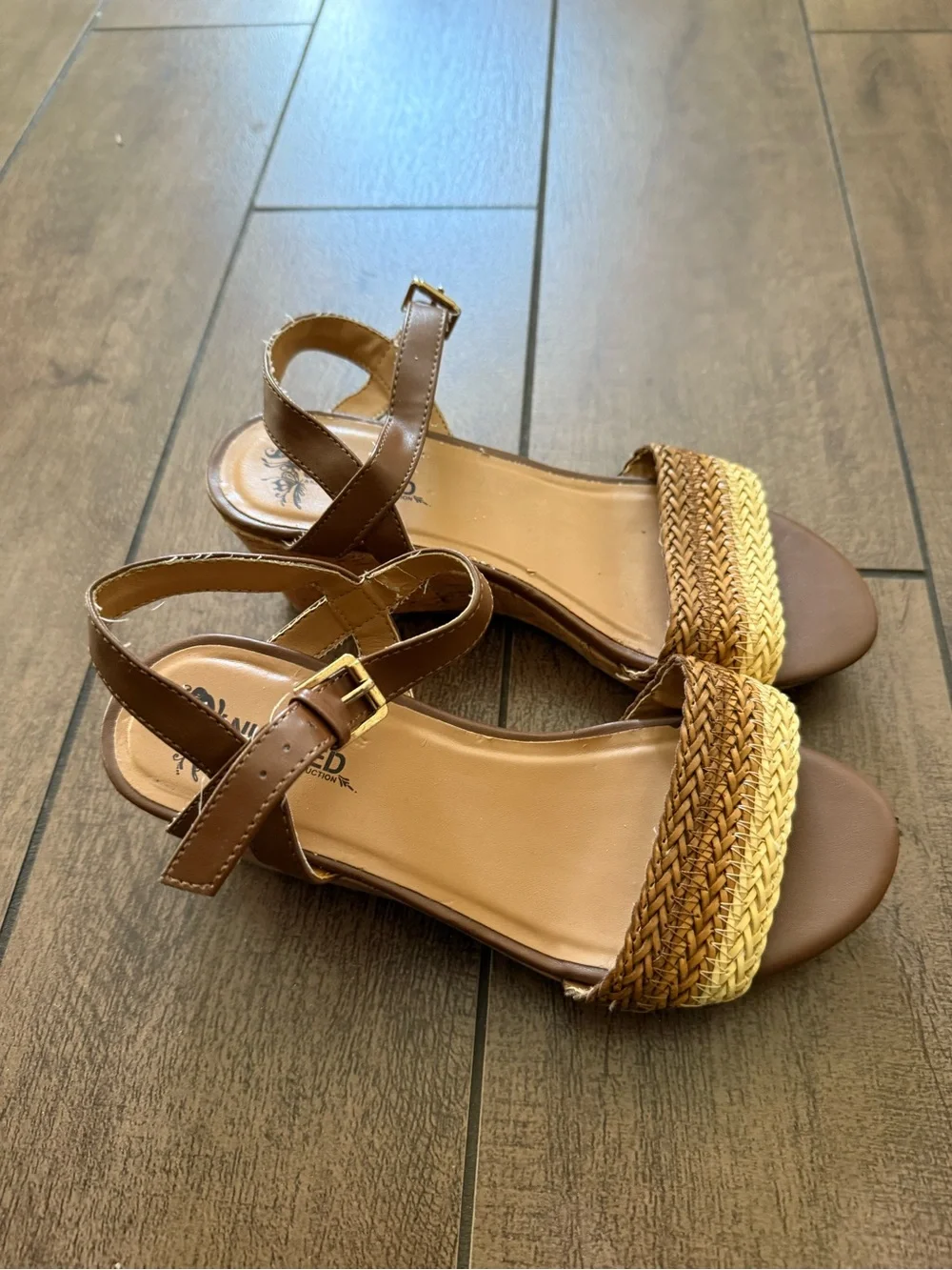 Unlisted comfortable women